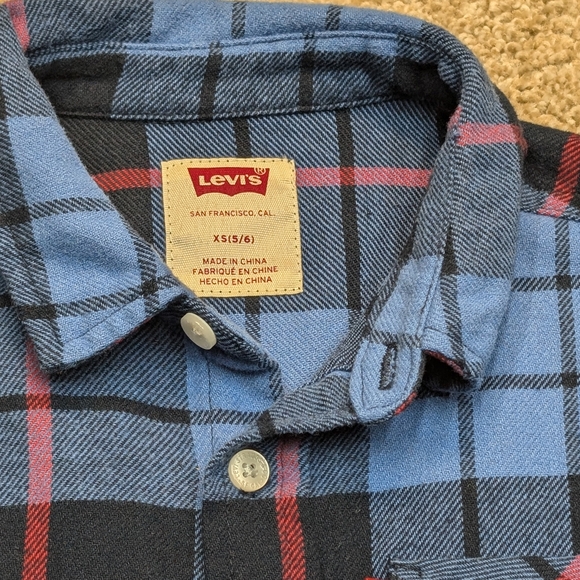 Levi's button down for boys - Picture 2 of 5